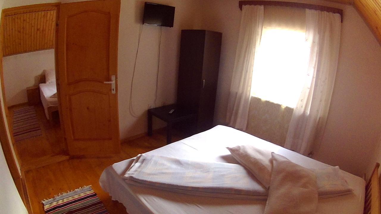 Cabana Aurora Villa อาริเอเชนิ ภายนอก รูปภาพ