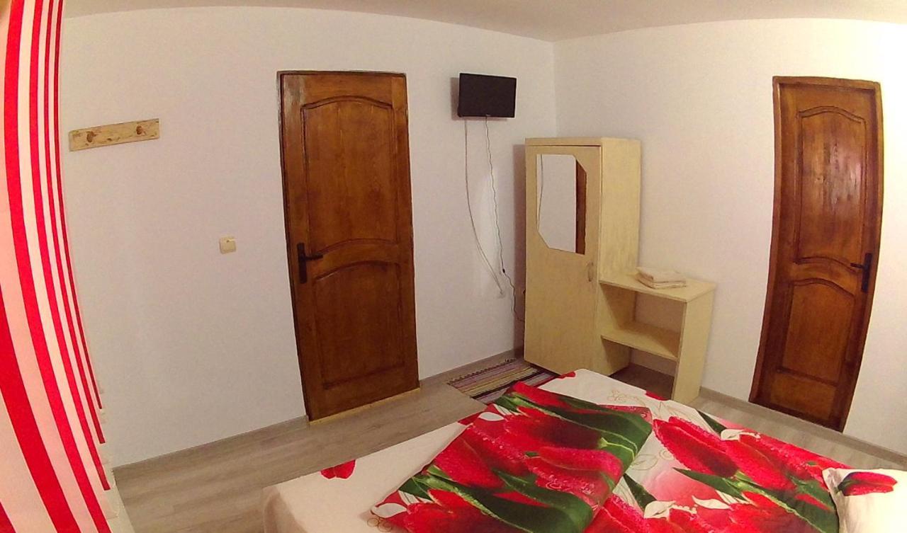 Cabana Aurora Villa อาริเอเชนิ ภายนอก รูปภาพ