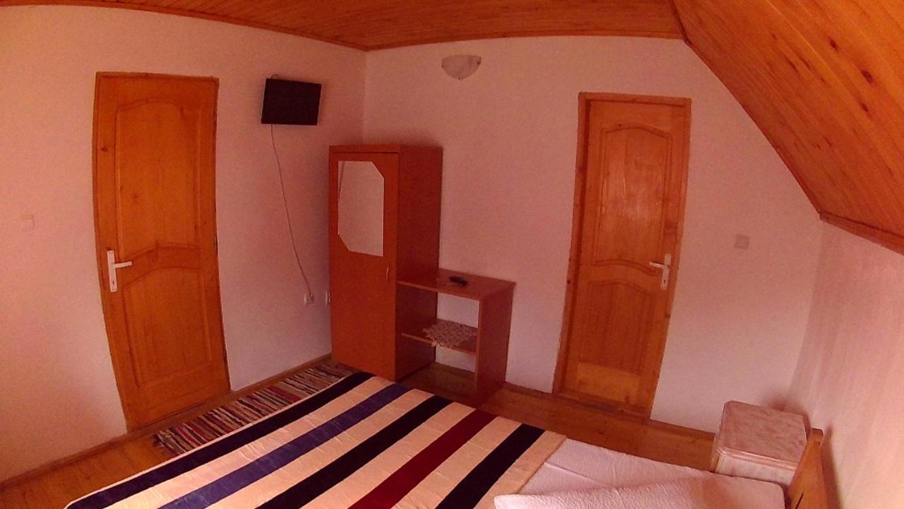 Cabana Aurora Villa อาริเอเชนิ ภายนอก รูปภาพ
